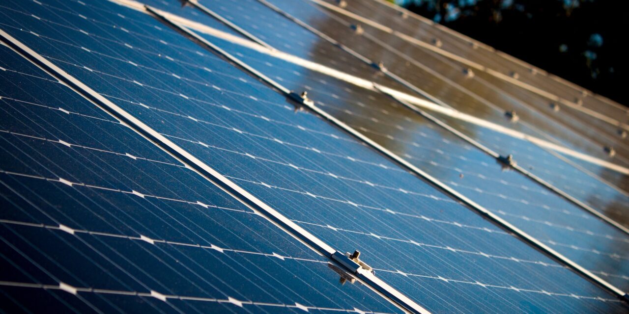 Astuce bricolage : quel budget prévoir pour installer des panneaux solaires ?