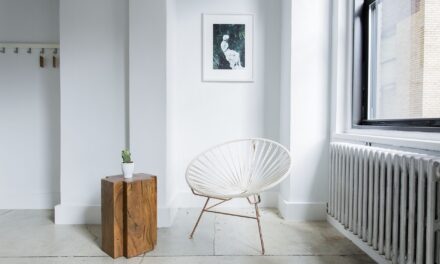 Installez un carrelage imitation bois dans votre salle de bain