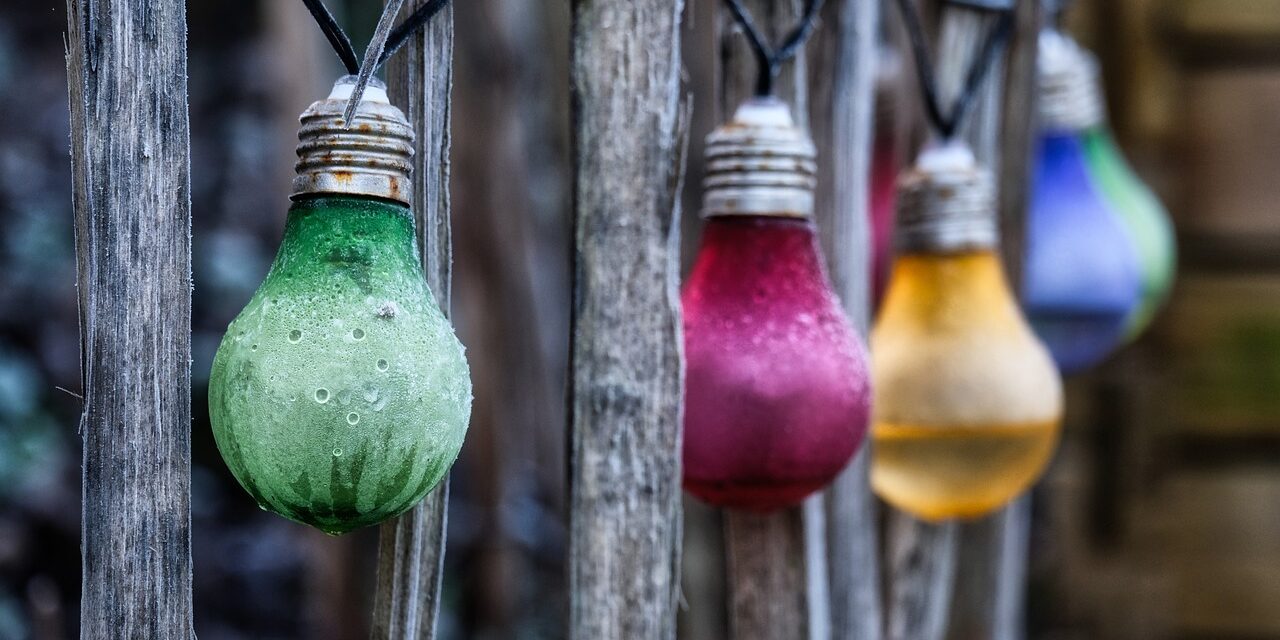 Les lampes solaires sont idéales pour éclairer le jardin sans dépenser d’argent